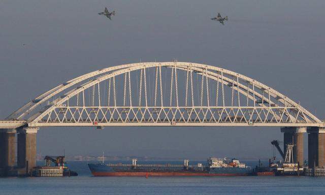 Russland verstärkt sein Militär auf der annektierten Halbinsel Krim.