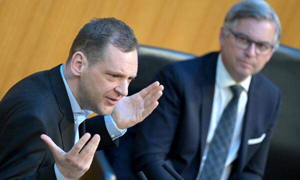 SPÖ-Klubchef Philip Kucher und Finanzminister Magnus Brunner (ÖVP) im Nationalrat.