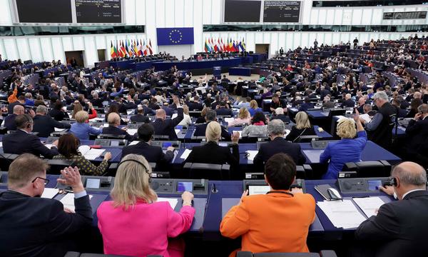 Beim heutigen Plenartag im Europäischem Parlament in Straßburg wurde über strengere Grenzwerte für Schadstoffe wie Feinstoff, Stickstoffdioxid und Schwefeldioxid abgestimmt.