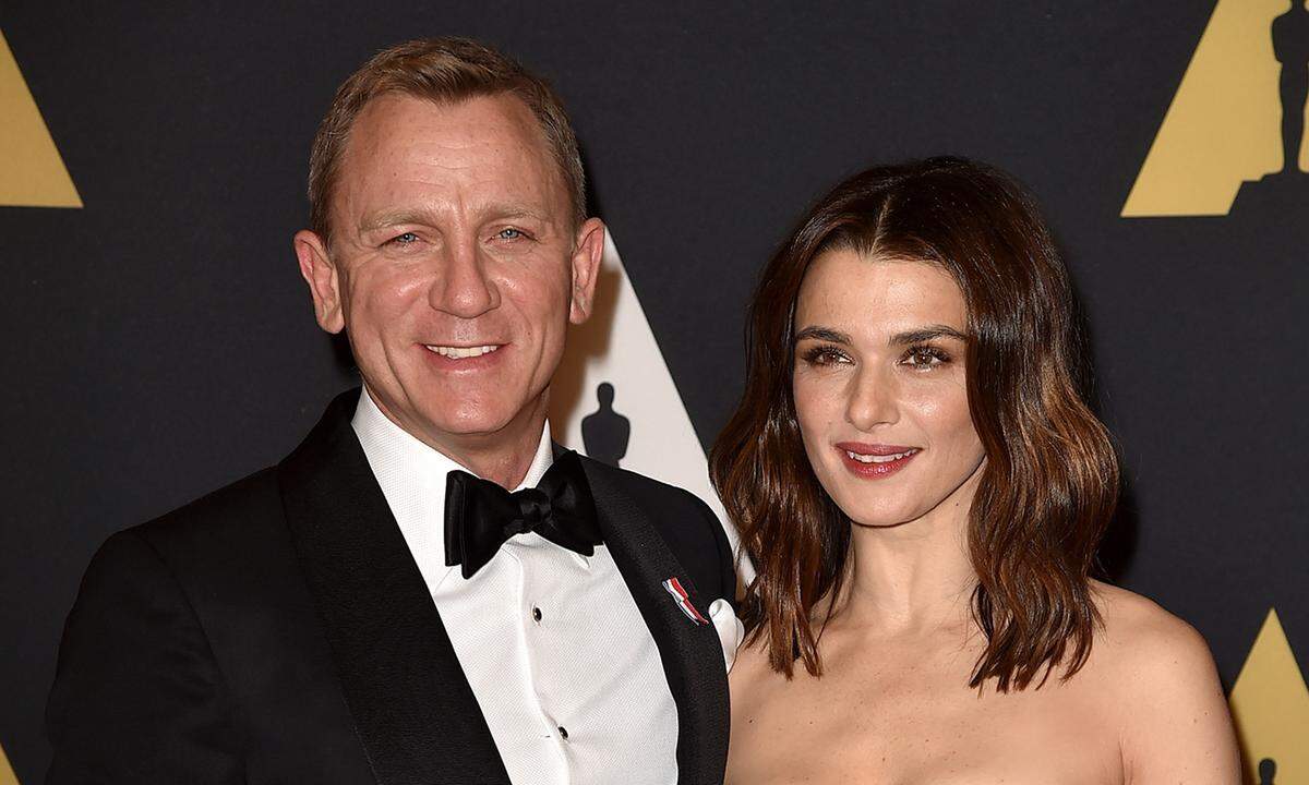 Neue Mission für Daniel Craig: Der „James Bond“-Darsteller darf nach 26 Jahren wieder die Windel wechseln. Seine Frau Rachel Weisz, mit der er seit 2011 verheiratet ist, hat am 31. August das erste gemeinsame Kind auf die Welt gebracht. Wie die "Daily Mail" berichtet, darf sich das Schauspielerpaar über ein Mädchen freuen.