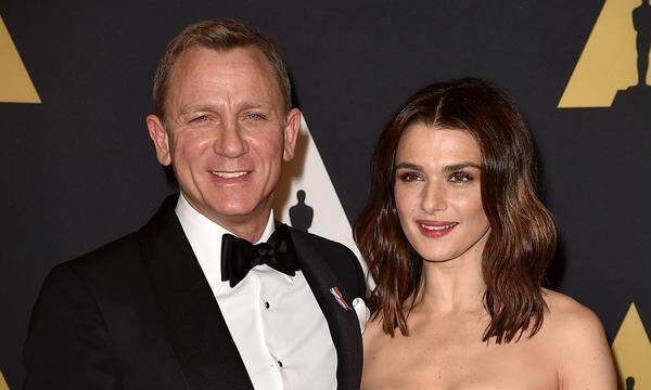 Neue Mission für Daniel Craig: Der „James Bond“-Darsteller darf nach 26 Jahren wieder die Windel wechseln. Seine Frau Rachel Weisz, mit der er seit 2011 verheiratet ist, hat am 31. August das erste gemeinsame Kind auf die Welt gebracht. Wie die "Daily Mail" berichtet, darf sich das Schauspielerpaar über ein Mädchen freuen.