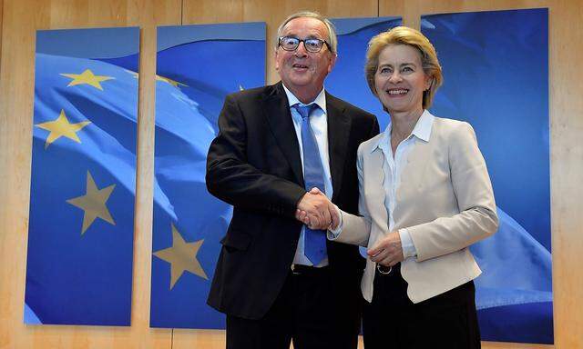 Der jetzige und die künfitge EU-Kommissionspräsident(in): Jean-Claude Juncker mit Ursula von der Leyen.