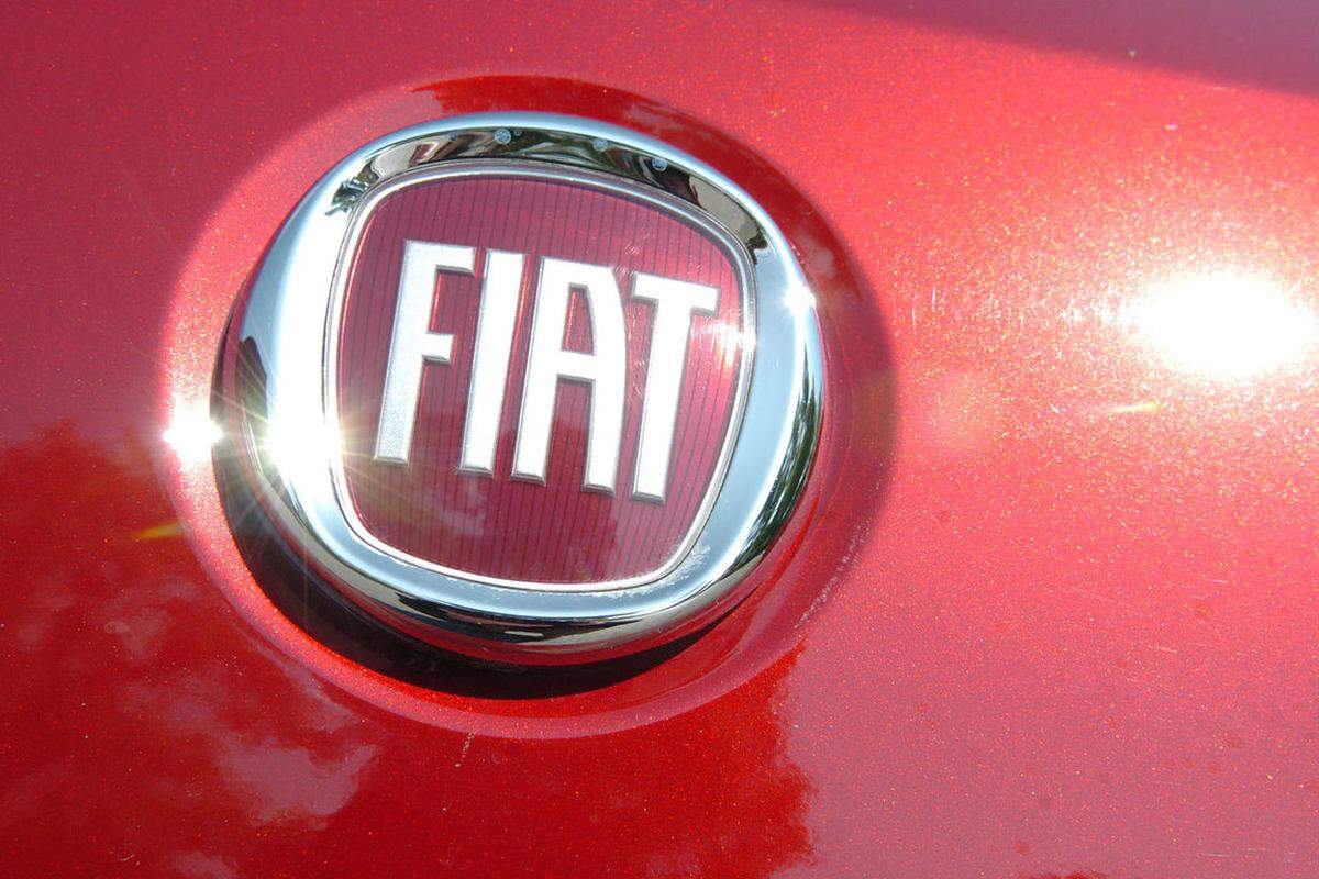 Einer der Konkurrenten von GM am US-Heimmarkt, der nach seinem Gründer benannte Hersteller Chrysler, wurde jüngst vom italienischen Konzern Fiat übernommen. Doch wofür steht eigentlich Fiat? In England wird gerne gescherzt es stehe für "Fix it again, Tony". Doch eigentlich steht es ganz nüchtern für "Fabbrica Italiana Automobili Torino".