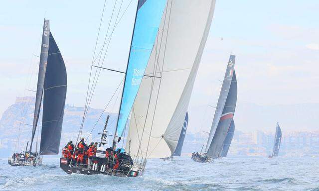 Das „Austrian Ocean Racing“-Team lag beim Start in Alicante zurück. Doch Dabeisein ist in diesem Fall alles.