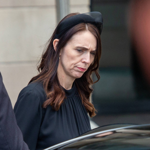 Jacinda Ardern, Neuseelands Premierministerin, erwies Queen Elizabeth in der Westminster Hall in London die letzte Reverenz.