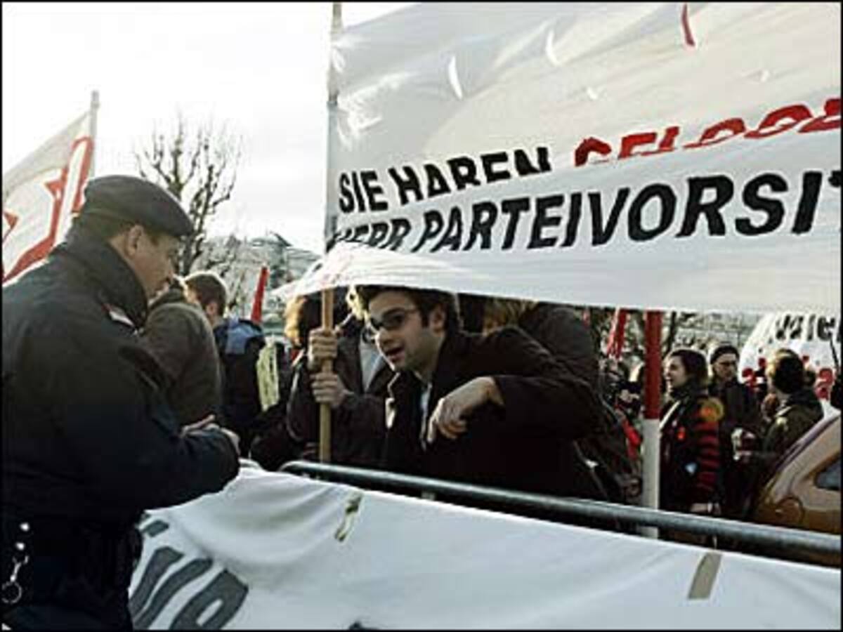 Die Studenten protestieren bereits seit Montag gegen die Entscheidung, die Studiengebühren beizubehalten.