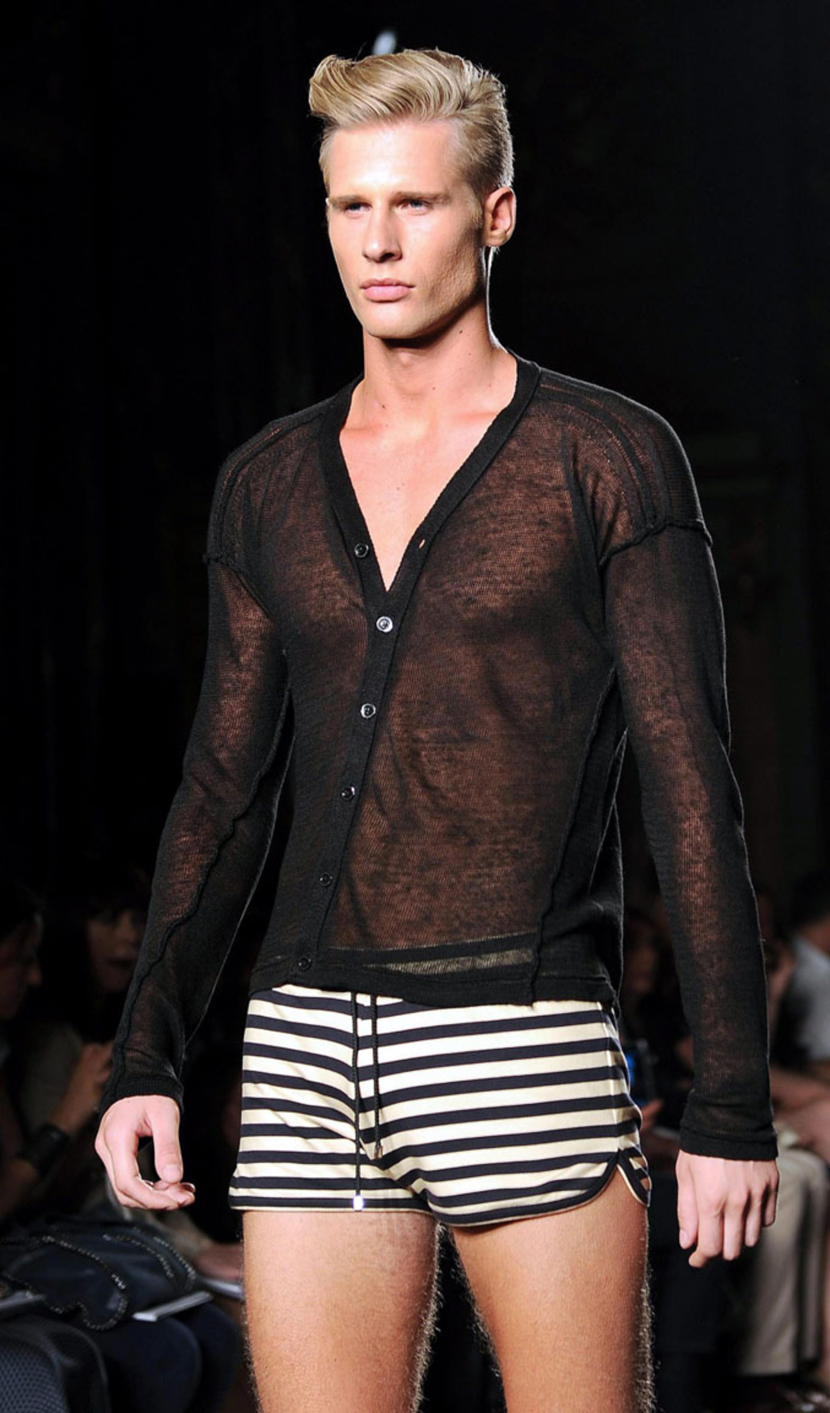 Und auch auf Hotpants muss Mann im nächsten Sommer nicht verzichten, wenn es nach Rocco Barocco geht.