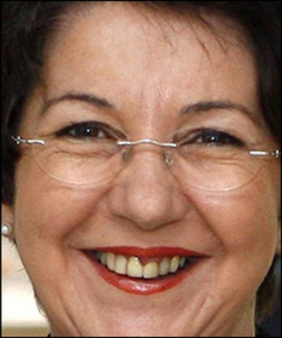 Die designierte Erste Nationalratspräsidentin und SP-Frauenchefin hat als einzige in der SPÖ Bundesregierungs- und Großkoalitionserfahrung. Sie war Frauenministerin.Das große Thema der 52-Jährigen ist die Frauenpolitik, aber auch die Staatsreform. "Ich verstehe manche Zwischentöne in der ÖVP nicht. Wir müssen uns in der Mitte treffen", sagt sie.