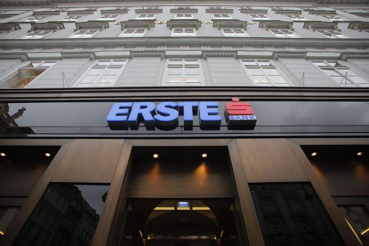 Eine österreichische Bank sucht man vergeblich unter den Top-Banken. Die größte Bank Österreichs ist die "Erste Group Bank AG" mit einer Bilanzsumme von knappen 214 Milliarden Euro.