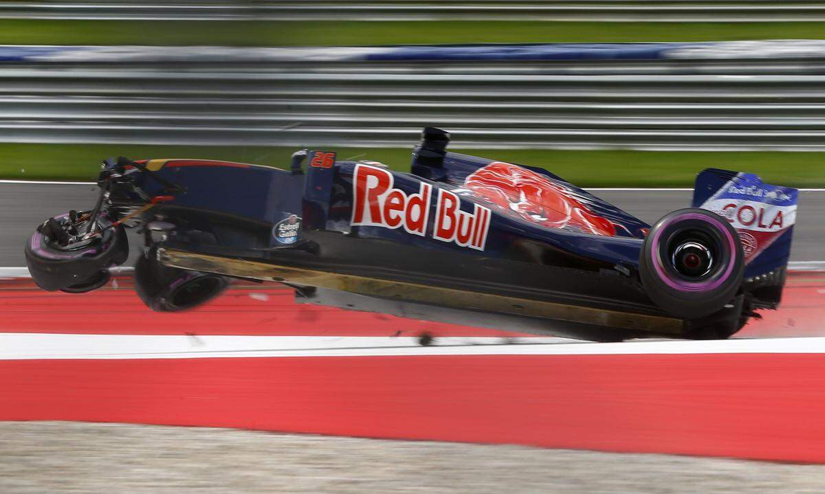 Daniil Kwjat schrottet seinen Toro Rosso in Spielberg.