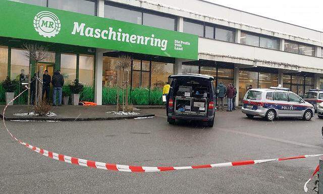 Der Tote wurde auf einem Gehsteig in der Nähe des Einkaufszentrums Tabor in Steyr gefunden.