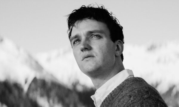 Jan Bülow ist in „Die Theorie von allem“ zu sehen