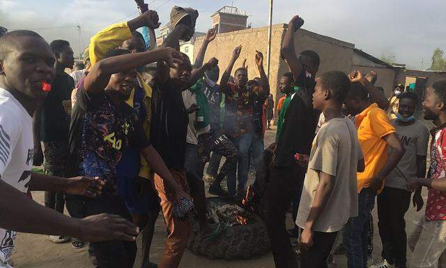 Das Militär begegnet Protesten im Tschad mit Gewalt.