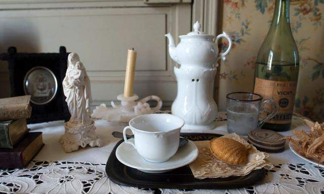 Die berühmteste aller Gedächtnisspuren – die vom Duft einer in Tee getunkten Madeleine – bildete sich so wie hier nachgestellt.