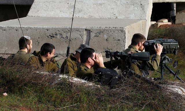 Israelische Soldaten auf den Golanhöhen an der Grenze zu Syrien