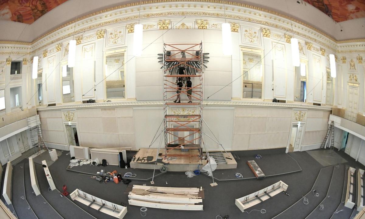 Montage der Adlerkopie