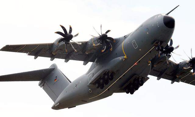 Der Militärflieger A400M verschlingt Milliarden