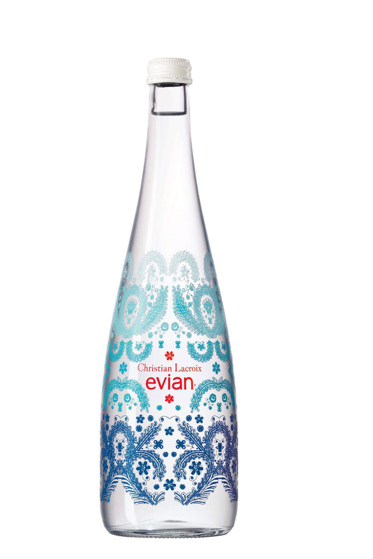 Mineralwasser „limited edition 2017 bleu“ von Evian, 7,99 Euro, erhältlich bei Julius Meinl, Graben 19, 1010 Wien.