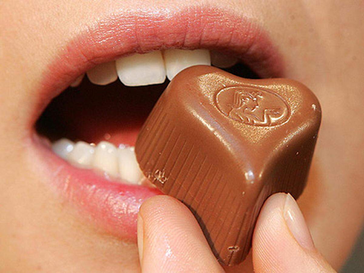 Frauen in Großbritannien ist es verboten, in öffentlichen Verkehrsmitteln Schokolade zu essen.