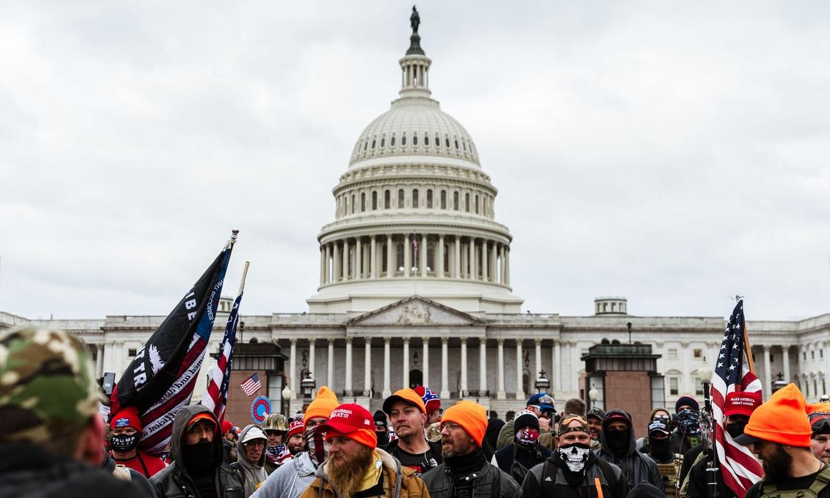 Die Verantwortung für das "Undenkbare", für "diesen Akt der Aufwiegelung", liege direkt beim Präsidenten, schreibt die "Washington Post". 