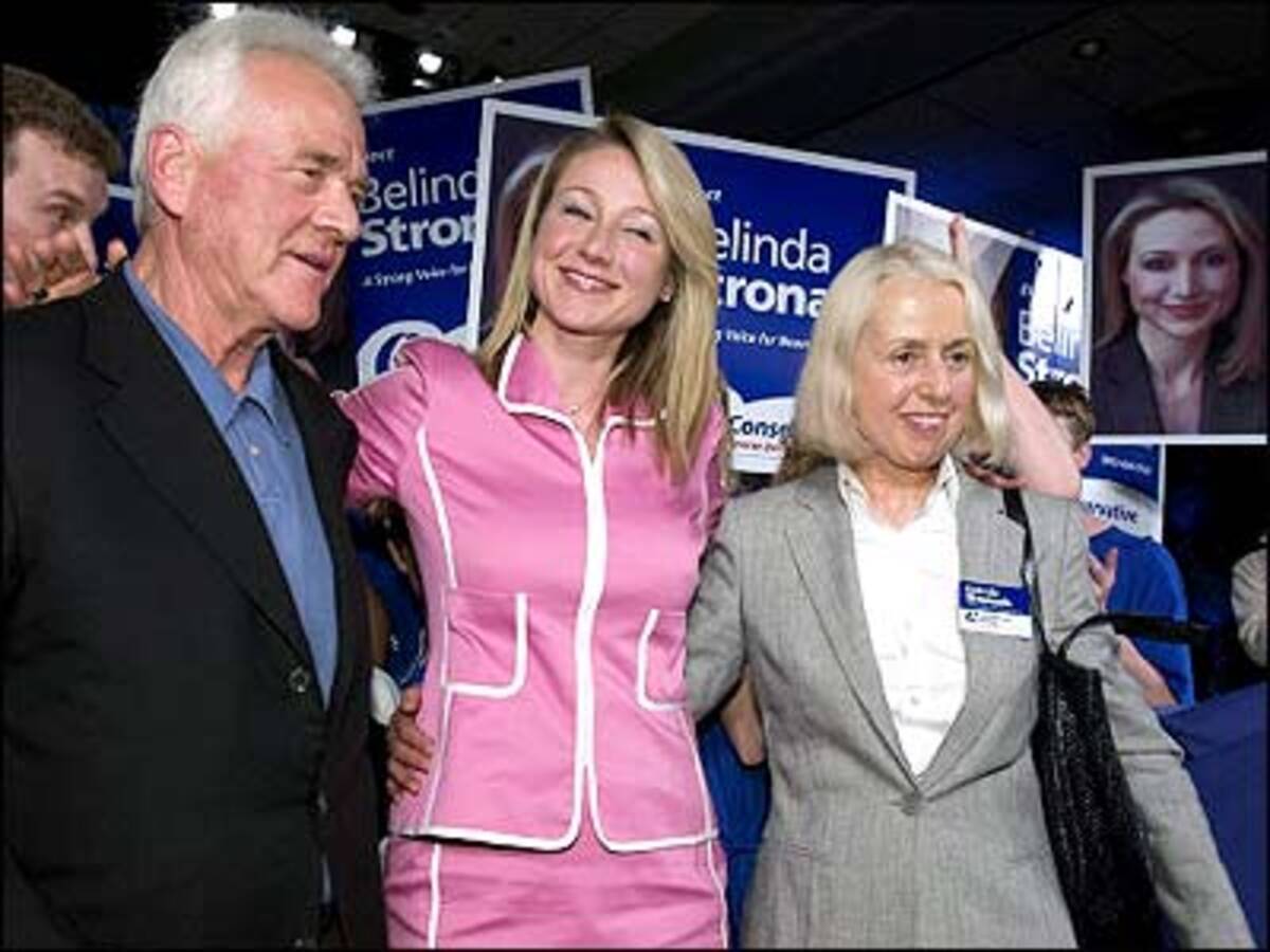 Eine Möglichkeit, die Strasser aber bereits zurückgewiesen hat: Magna. Der Konzern von Stronach ist ein wahres Sammelbecken für ehemalige Politiker...Frank Stronach mit seiner Tochter Belinda, die in Kanada politisch tätig ist.