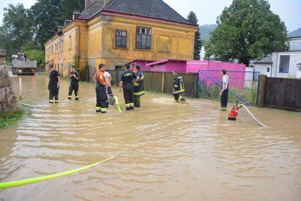 Auch Niederösterreich war betroffen. Hier die Situation am Mittwoch im Bezirk Neunkirchen.