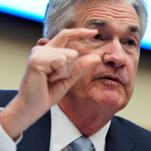 Fed-Chef Jerome Powell: Notenbank hat keine Eile bei Zinserhöhungen. 