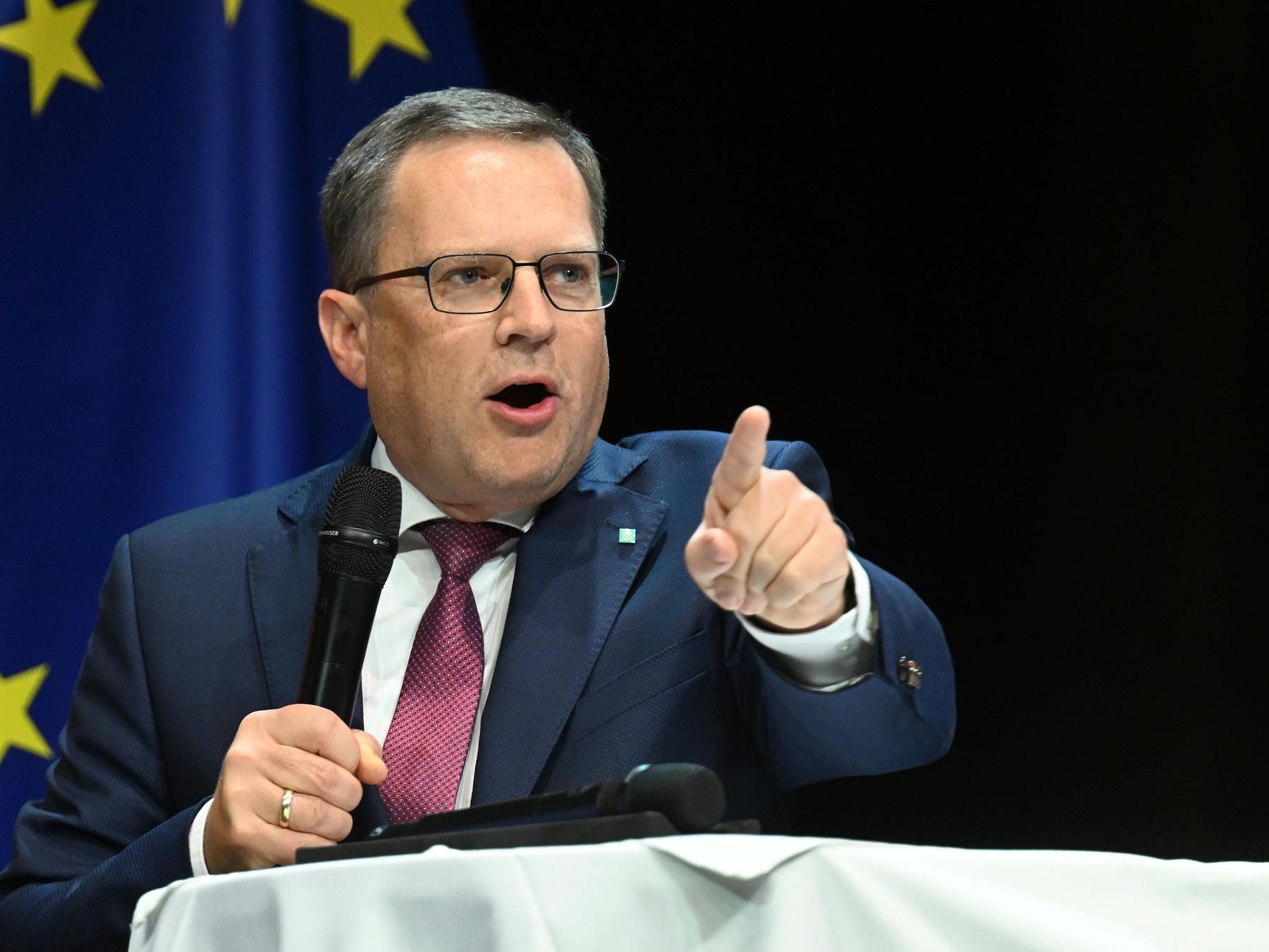 Diversion aufgehoben: Wöginger muss wieder vor Gericht [premium]