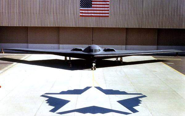 Bekannte Produkte von Northrop Grumman sind der Tarnkappenbomber B-2 Spirit, die F-14, die Aufklärungsdrohne RQ-4A Global Hawk und die Flugzeugträger der Nimitz-Klasse.