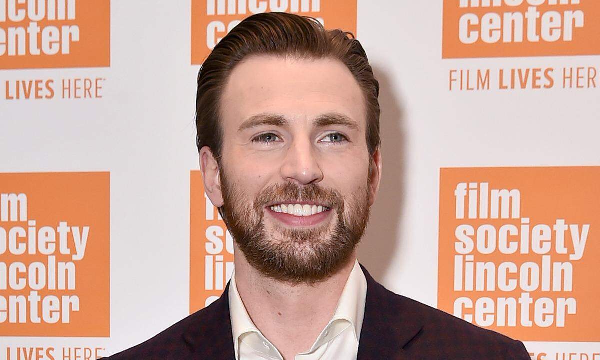 Auf Platz 10 landet „Captain America“ Chris Evans mit einem Jahreseinkommen von 34 Millionen Dollar. Übrigens: Die bestverdienende Schauspielerin im weiblichen „Forbes“-Ranking, Scarlett Johansson, würde es unter ihren männlichen Kollegen als einzige Frau gerade auf Platz sieben schaffen. Ein Vergleich der zeigt, wie groß die "Gender-Pay-Gap" in Hollywood nach wie vor ist.