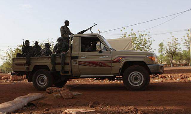 Mali TuaregRebellen erklaeren Unabhaengigkeit