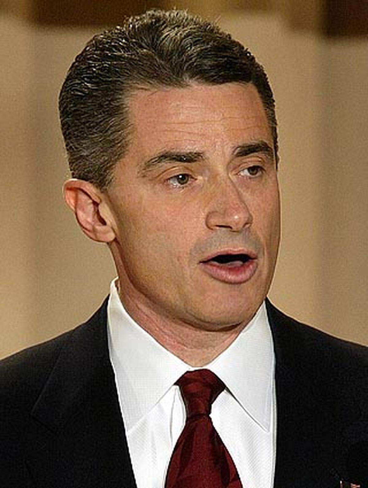Der demokratische Gouverneur von New Jersey, James McGreevey, trat 2004 nach Bekanntwerden einer homosexuellen Affäre mit einem Angestellten zurück.