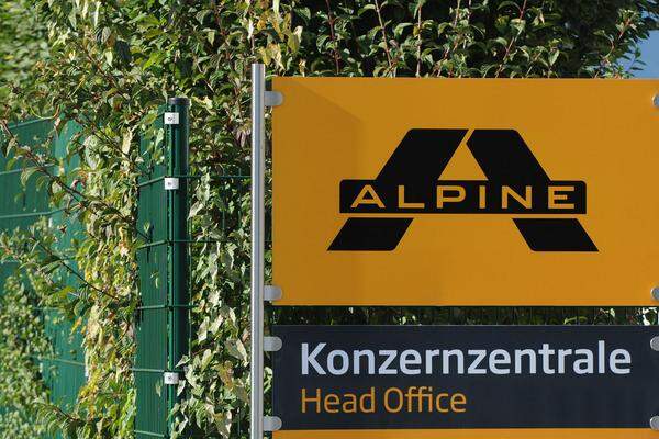 Dem Masseverwalter der insolventen Alpine Holding GmbH blieb bei einem Kassasturz ein verfügbares Barvermögen in der Höhe von 4519 Euro und 79 Cent übrig. Mehr war vom Konzerndach nicht übrig geblieben. Auf der anderen Seite: Passiva von 700 Mio. Euro. Die Alpine Holding war zugleich auch jene Gesellschaft, über welche der spanische Alleineigentümer FCC über Anleihen Geld bei gutgläubigen Investoren einsammelte.
