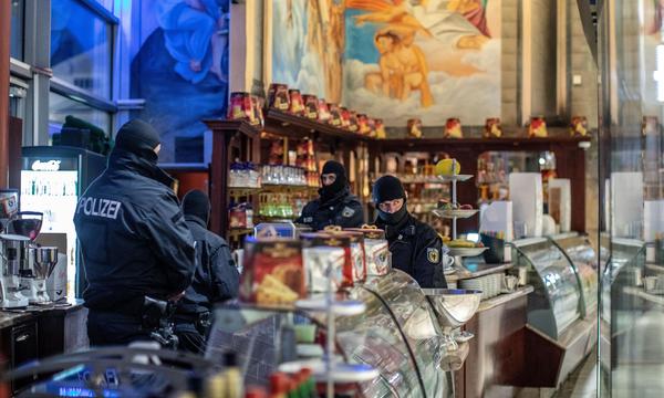 Dieses beliebte Eisgeschäft kontrollierte die kalabrische  ’Ndrangheta : Anti-Mafia-Razzia im deutschen Duisburg  im Dezember 2018.