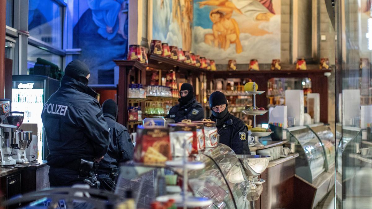 Dieses beliebte Eisgeschäft kontrollierte die kalabrische  ’Ndrangheta : Anti-Mafia-Razzia im deutschen Duisburg  im Dezember 2018.