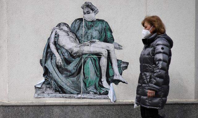 Ein Plakat in Sofia, angelehnt an Michelangelos Pietà, drückt die Verzweiflung mit der Covid-Situation im Land aus.