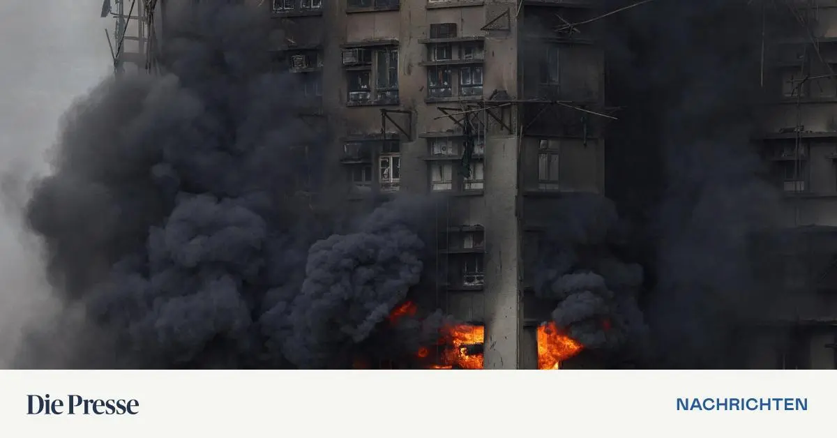 T-dlicher-Brand-in-Hongkong-Das-Bambusger-st-war-m-glicherweise-nicht-die-einzige-Ursache-premium-