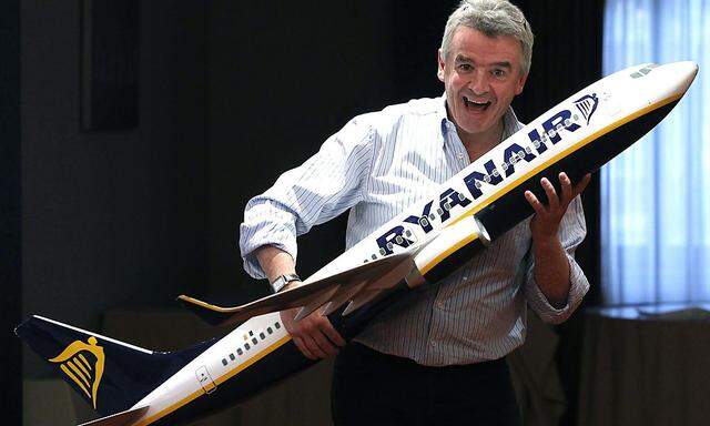 Ryanair-Chef Michael O'Leary hat guten Grund zu lachen, die Aktie der Billigfluglinie steigt auf Rekordhöhe.
