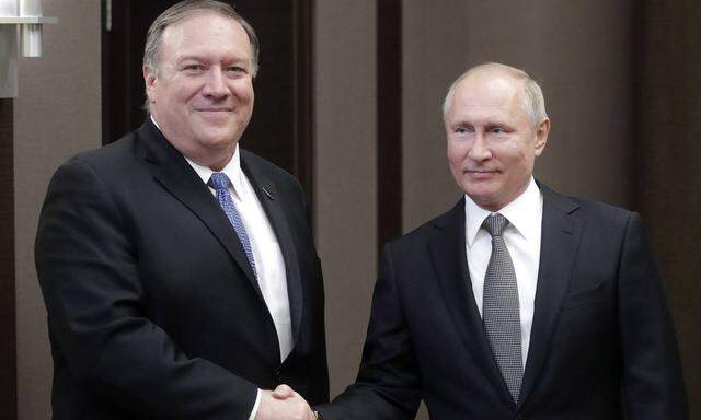 Pompeo und Putin in Sotschi