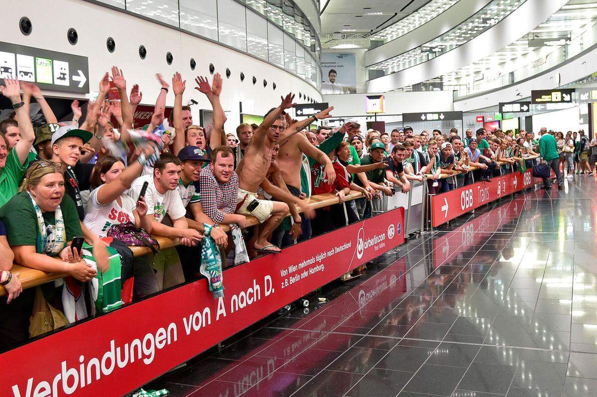 Gleich danach ging es zurück nach Wien, wo die Mannschaft in den frühen Morgenstunden bereits erwartet wurde.