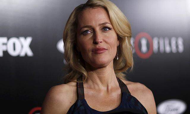 Cast member Gillian Anderson poses at a premiere for ´The X-Files´ at California Science Center in Los Angeles, California