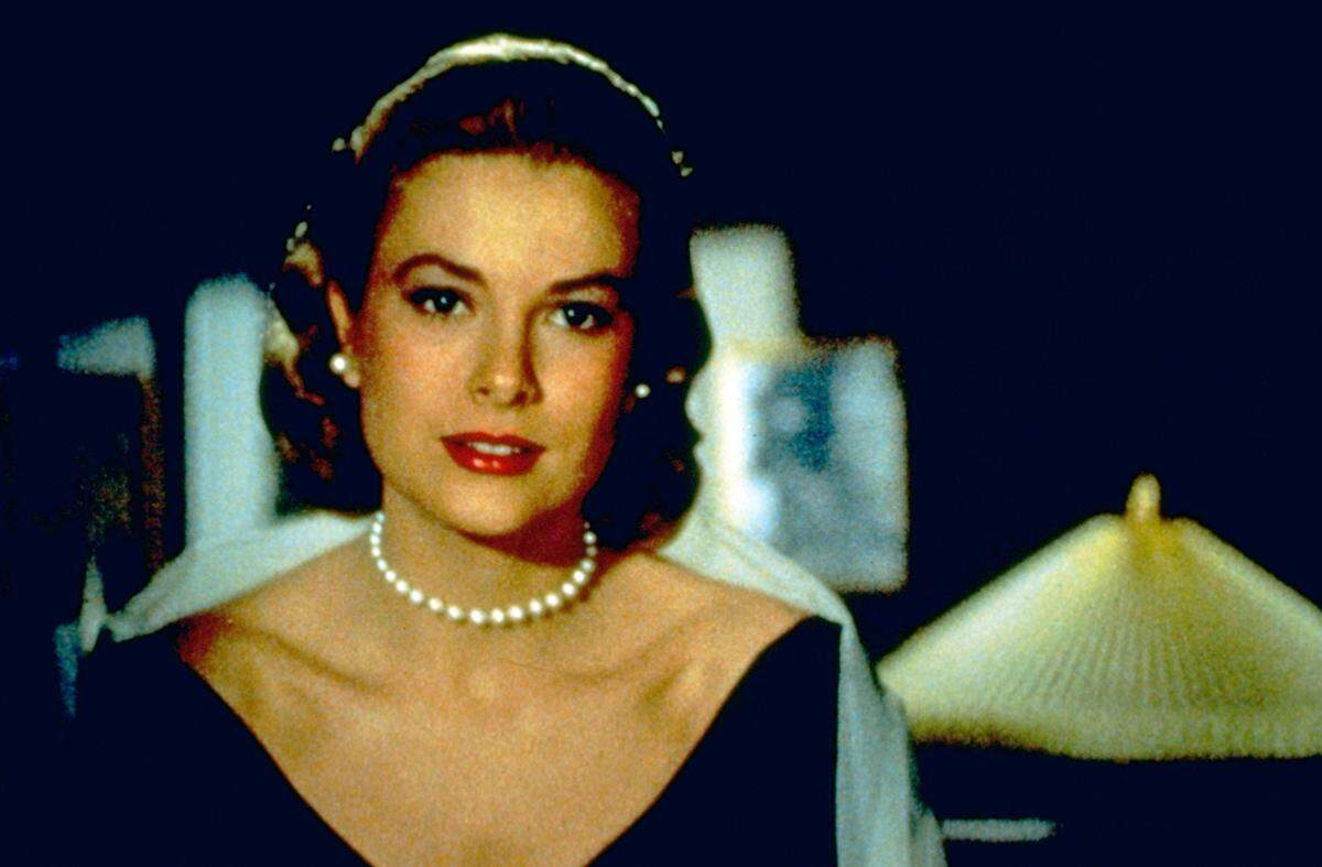 Vom Hollywoodstar zur Fürstin. Das Leben von Grace Kelly liest sich wie aus dem Drehbuch. Ihre Eleganz und kühle Schönheit machten sie zur Legende.