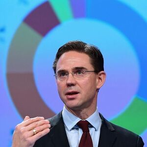 Jyrki Katainen präsentierte Ende November einen Zwischenbericht zum EU-Investitionsfonds, der nun ausgeweitet werden soll.