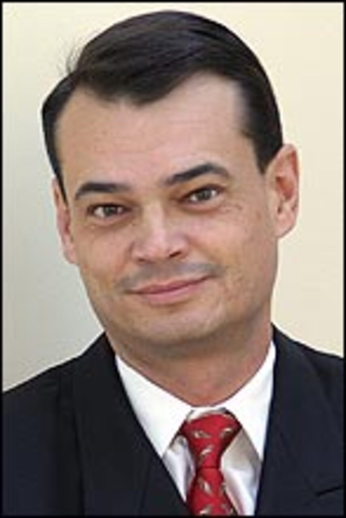 Reinhold Hubacek ist neuer Geschäftsführer der backaldrin Österreich GmbH, dem führenden Backmittelhersteller in Österreich und Erfinder des Kornspitz. Er tritt die Nachfolge von Gero Nitsche (65) an, der diese Funktion elf Jahre ausgeübt hat und in Pension geht. Der 41-jährige Hubacek ist seit 17 Jahren in der Lebensmittelbranche tätig und leitete zuletzt die Österreich-Gesellschaften der Firma bofrost.