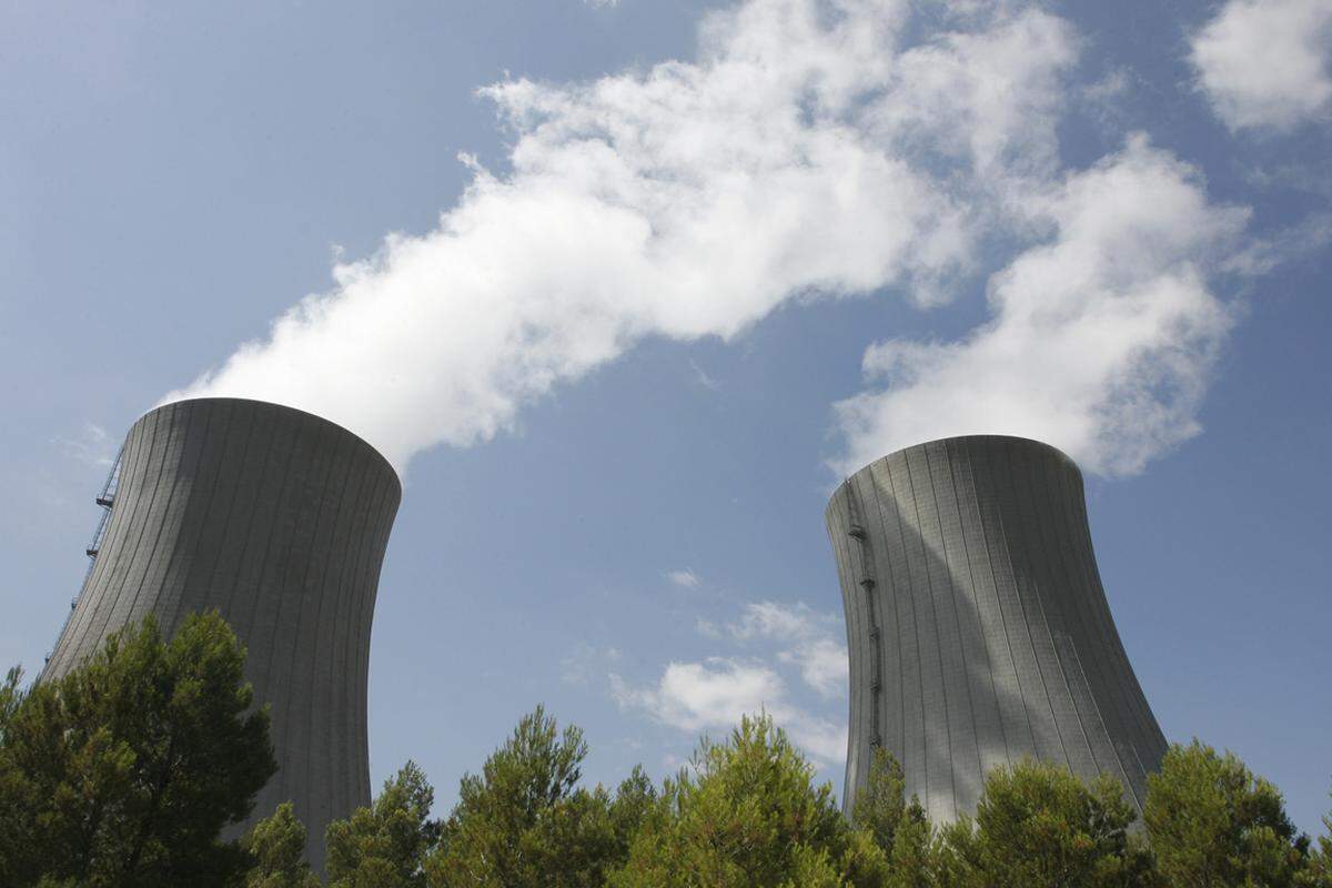 Die Atomsicherheitsbehörde betont jedoch, dass Cofrentes auf "viel stärkere Beben" als die restlichen spanischen Atomkraftwerke ausgelegt sei. Man habe vor dem Bau "erschöpfende" Studien zur Erdbebensicherheit betrieben, betonte Behördenchef Agustin Alonso.