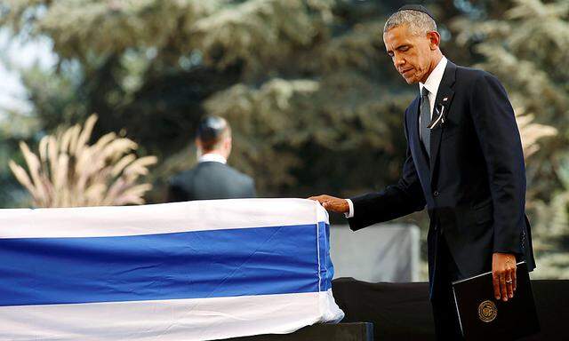 Barack Obama am Sarg von Shimon Peres.
