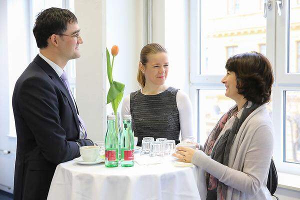 Beim angeregten Frühstücksgespräch danach: Thomas Hofstätter (Gekko), Melanie Luger (Fellner Wratzfeld &amp; Partner) und Kristijana Lastro (CMS), ...