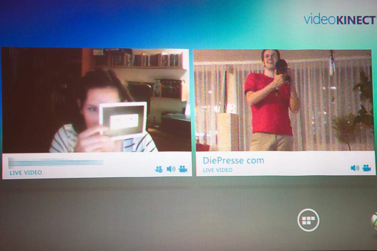Die Funktion Video Kinect ermöglicht es, entweder mit anderen Kinect-Nutzern, oder mit Freunden, die den Windows Live Messenger nutzen, per Kamera zu plaudern. Skype, Fring oder andere Videochat-Anbieter müssen außen vor bleiben. Die Kinect-Kamera zoomt während eines Gesprächs auf das Gesicht des Nutzers und verfolgt ihn auch im Raum. Bei der Bildqualität gewinnt Kinect keinen Preis, die Funktion ist aber durchaus brauchbar.