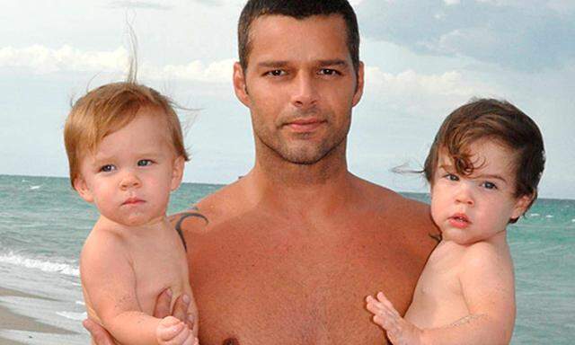Latino-Sänger Ricky Martin mit seinen Söhnen Matteo und Valentino