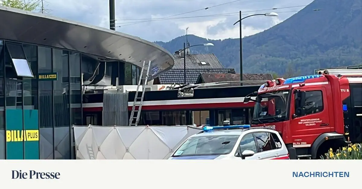 Bus kracht in Salzburg in Supermarkt: ein Toter, viele Verletzte